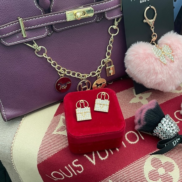 🌟Gold and Silver Women's Bag Earrings🌟NEW - Picture 4 of 4